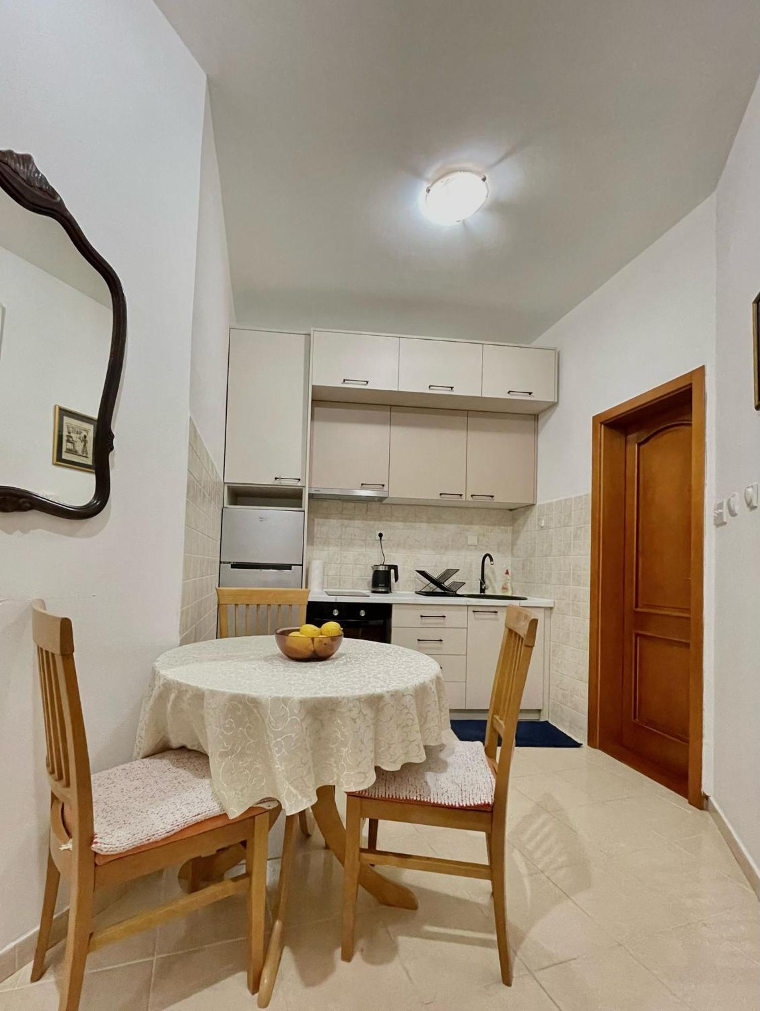 Apartment Kralj Kotor Exterior photo